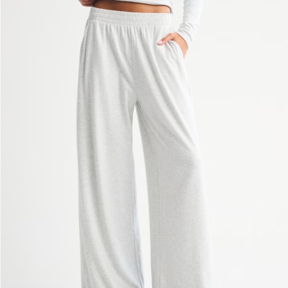 Abercrombie Lounge Brushed Wide Leg Sweatpant